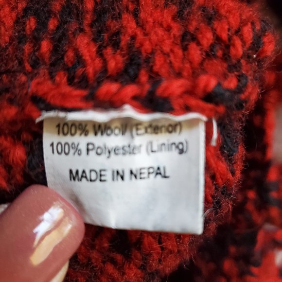 Thick Wool Poncho Made in Nepal - Picture 5 of 6
